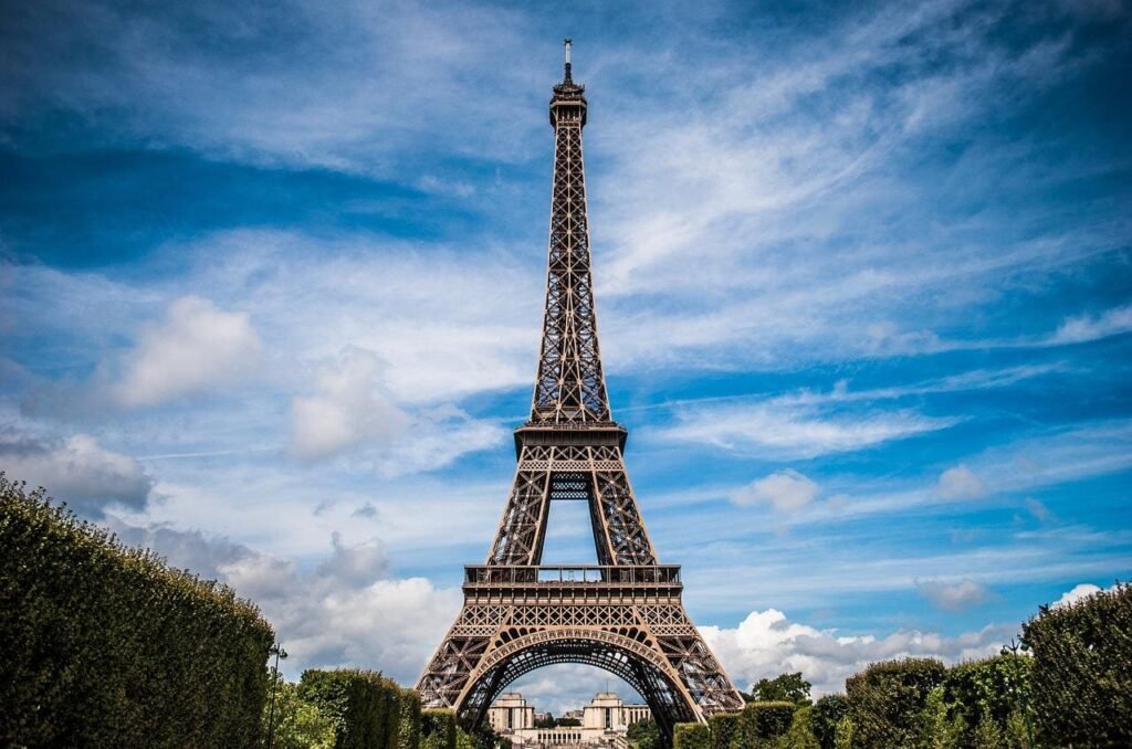 Torre Eiffel, França - um dos pontos turísticos mais visitados do mundo
